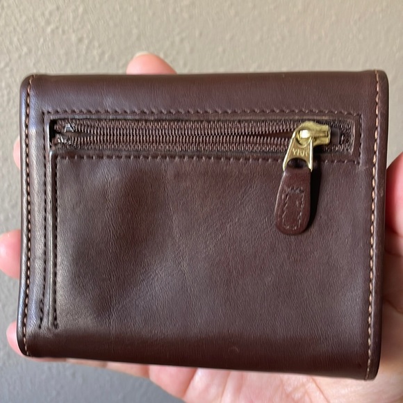 Vintage coach wallet comes with dust bag - Picture 10 of 15